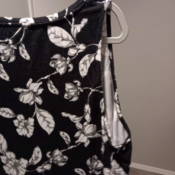 Chico's Black Floral Sleeveless Tank Top - Picture 3 of 12